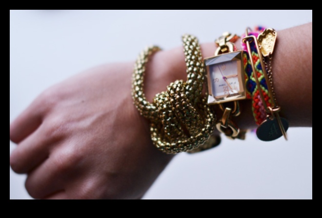 צמידים נועזים ויפים עושים הצהרה עם הסגנון שלך 4 נועז ויפה: עשה הצהרה עם הצמידים המדהימים שלנו