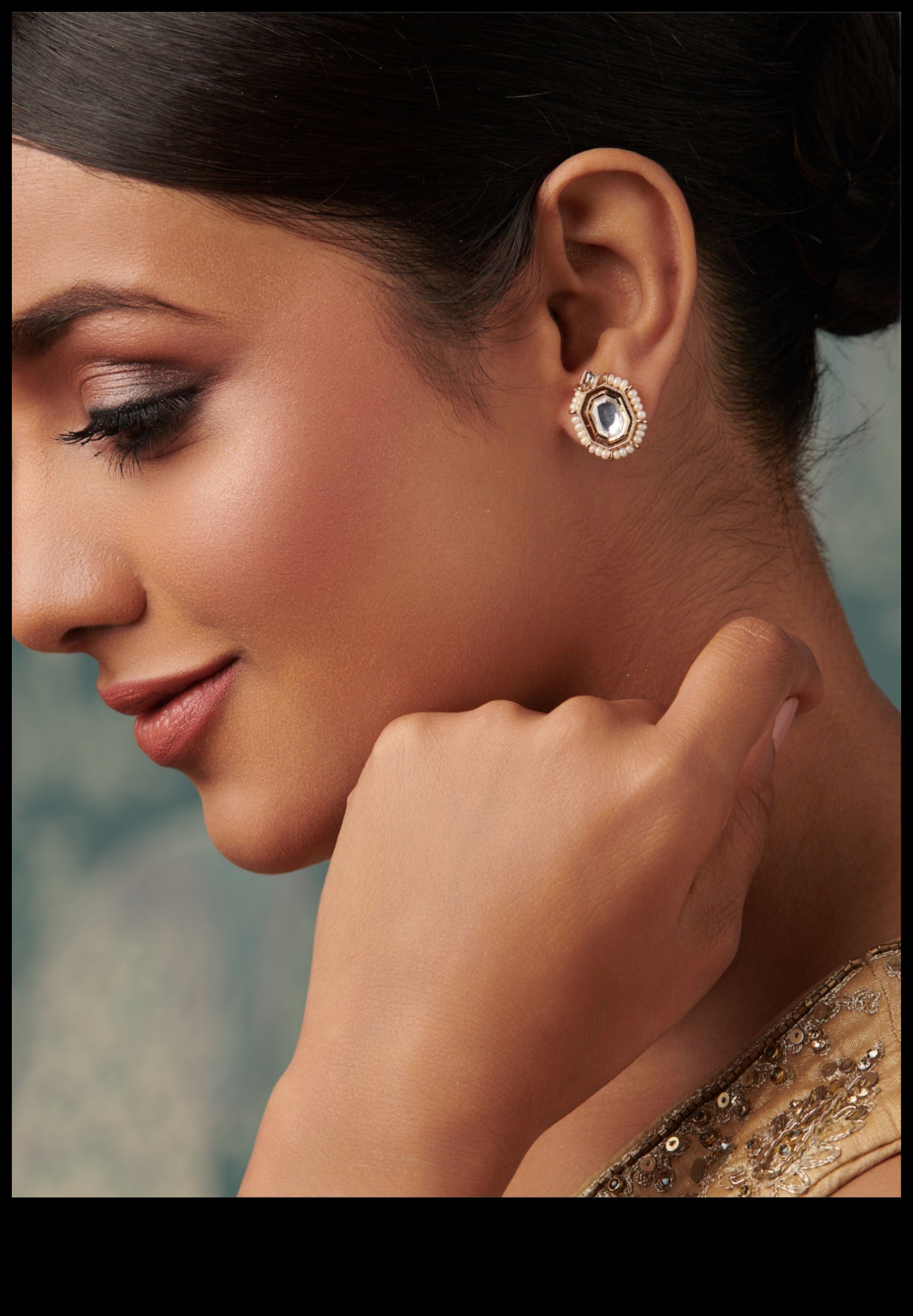 Regal Radiance, אוסף של עגילים לשליטה ביום החמישי Regal Radiance: Reign Supreme עם מבחר העגילים המלכותי שלנו