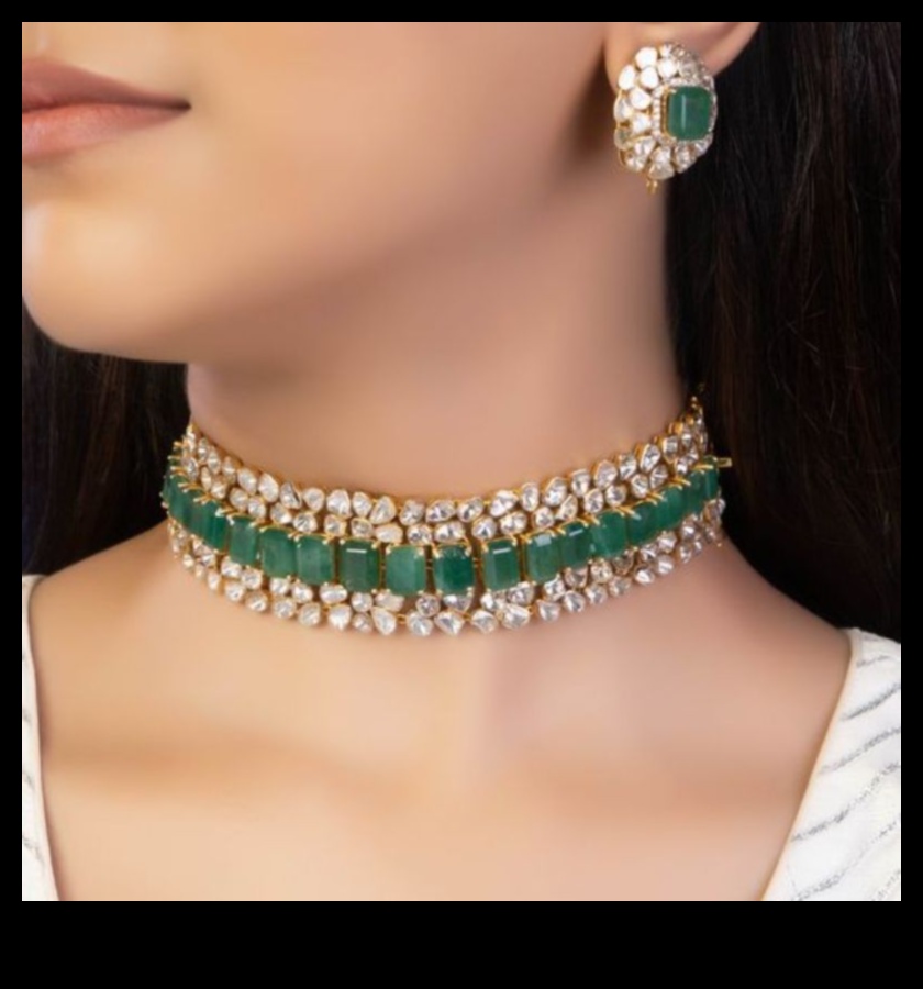 השפע המודרני מרומם את האנסמבל שלך עם שרשראות ההצהרה שלנו 5 עושר מודרני: הרם את האנסמבל שלך עם השרשראות העכשוויות שלנו