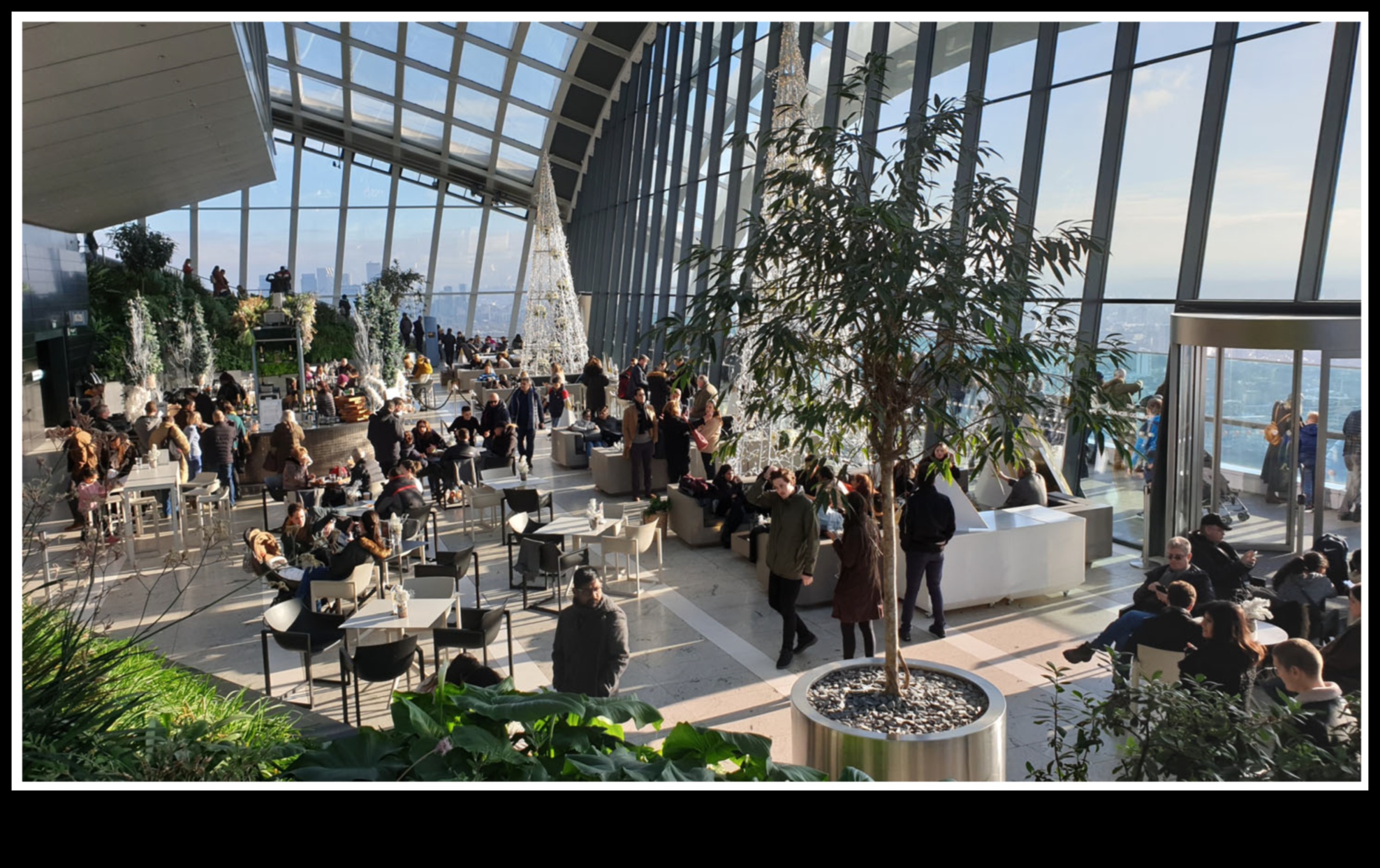 עיצובים ירוקים דינמיים: הדמיית חוויות עם טכנולוגיה אינטראקטיבית בת קיימא