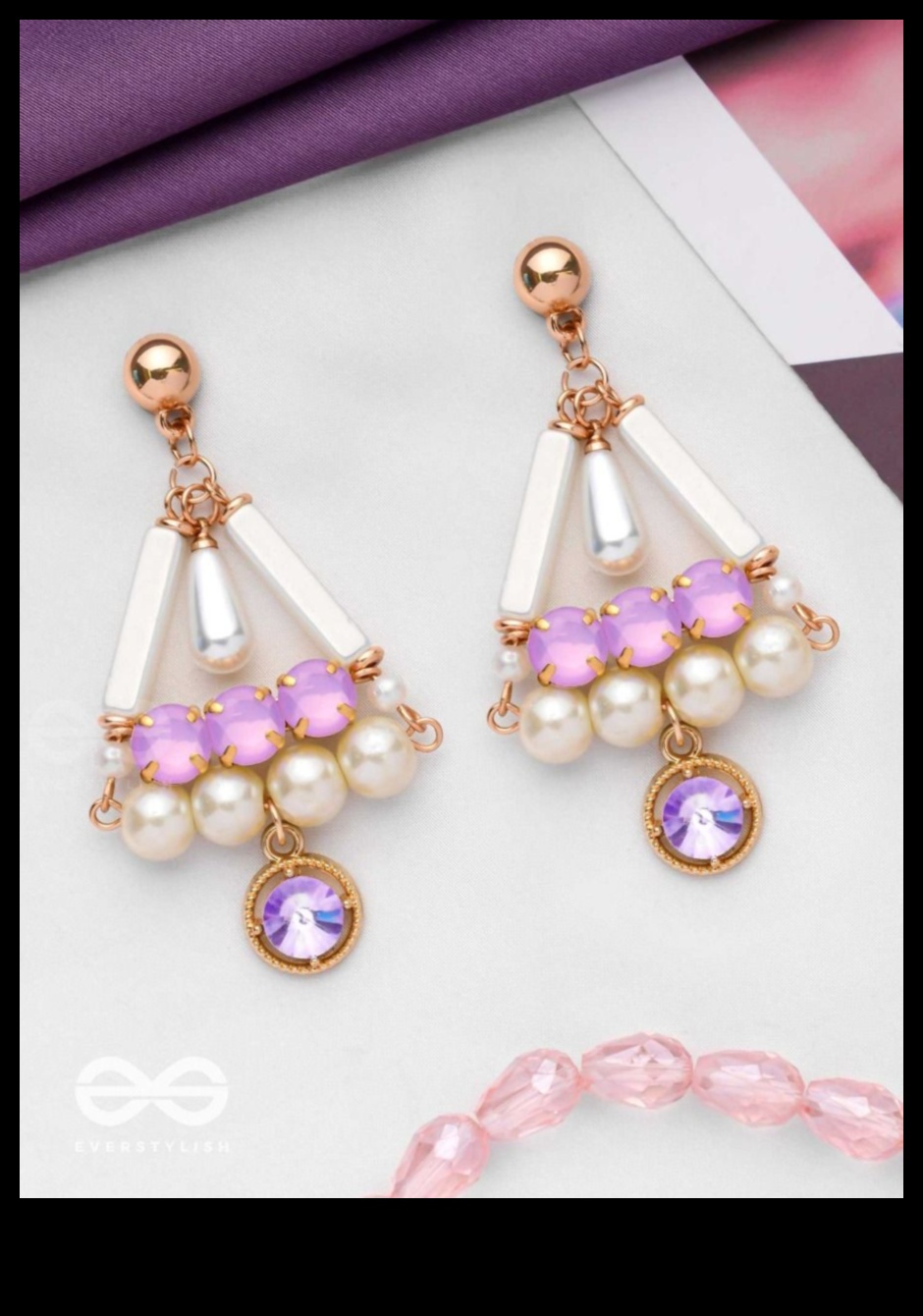 Regal Radiance אוסף של עגילים לשליטה ביום הראשון Regal Radiance: Reign Supreme עם מבחר העגילים המלכותי שלנו