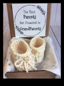 הפתעות מתוקות: חשיפת אושר עם מתנות לתינוק