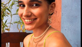 זוהר בשפע: התפנקו עם האקסטרווגנטיות של מבחר השרשרת שלנו